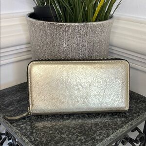 NWOT Alberta Di Canio Italy Leather Metallic Gold Wrap Around Zip Wallet
